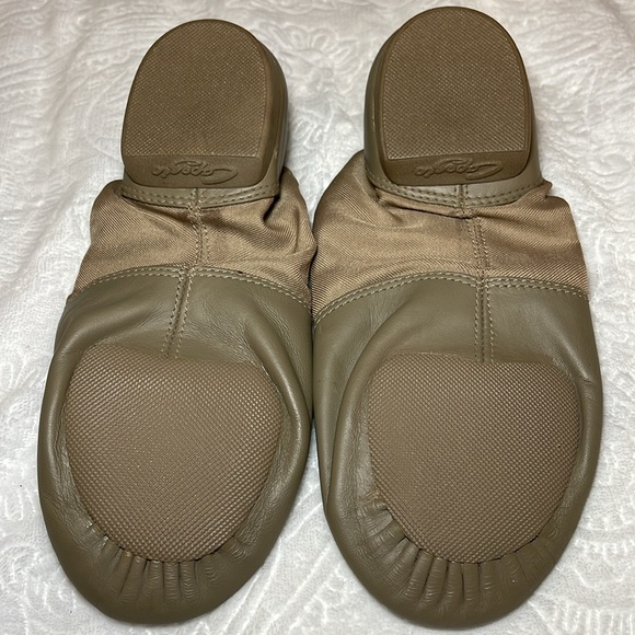 Capezio Split Sole Jazz Shoe. Size 9. NWOT - Picture 8 of 9